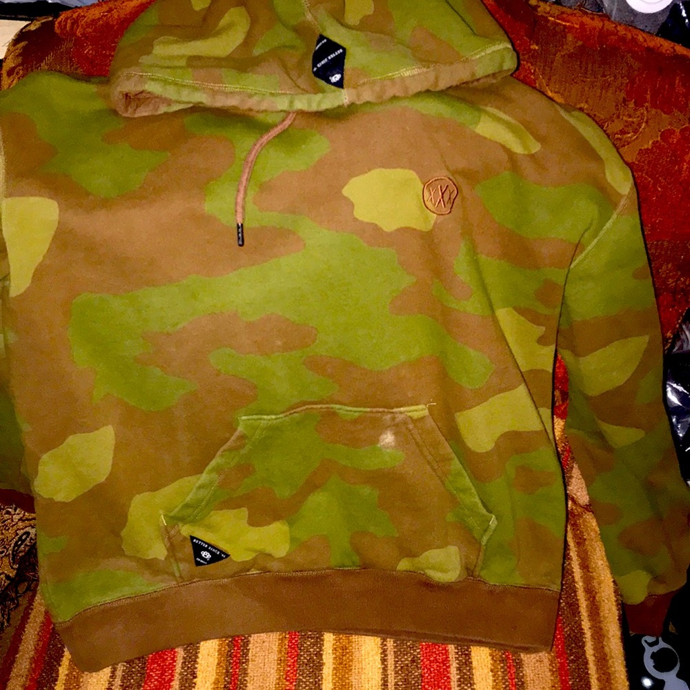 10 deep vintage camo sweater / hoodie